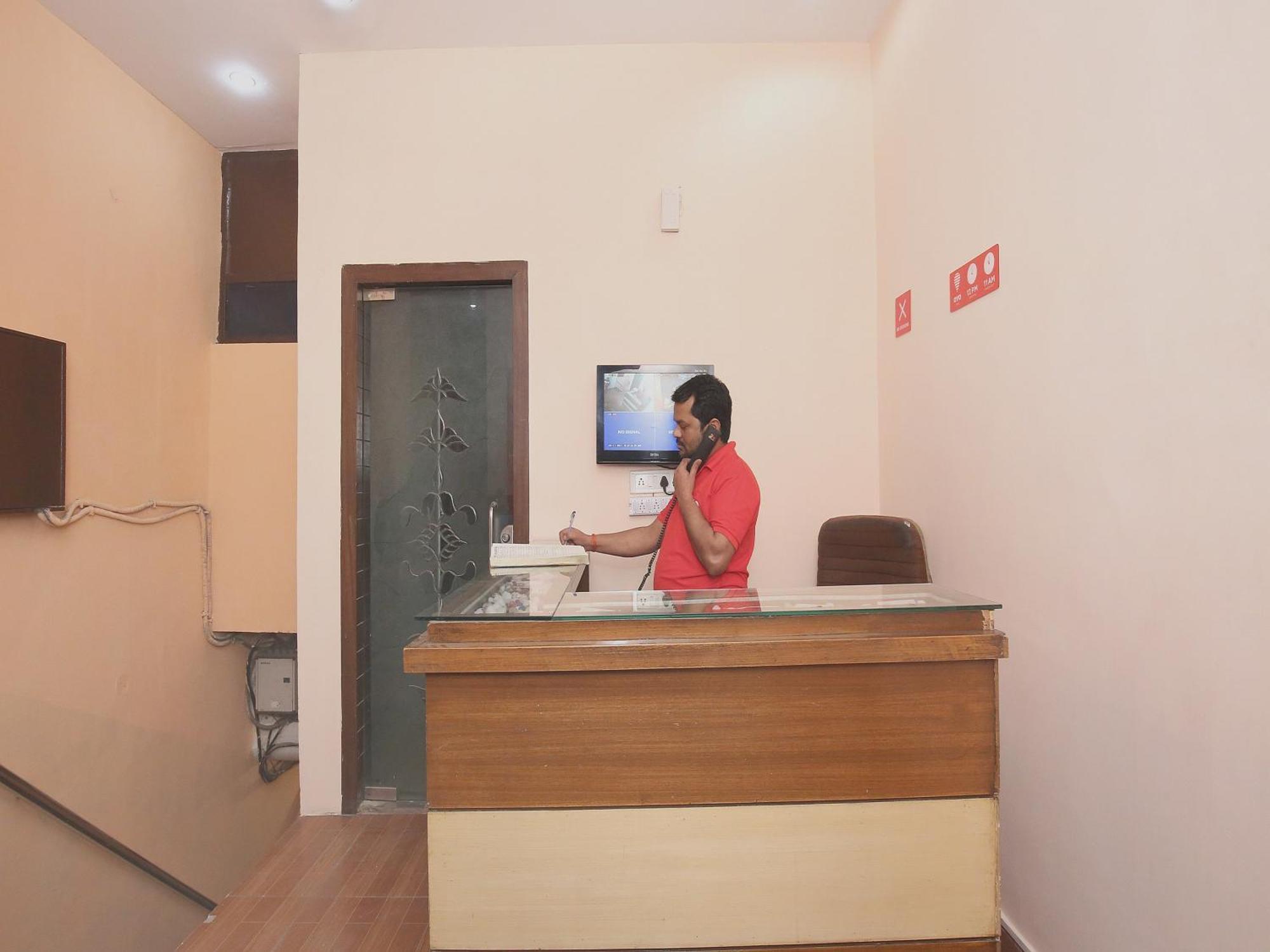 Super Hotel O Rajesh Palace Chandigarh Exterior photo